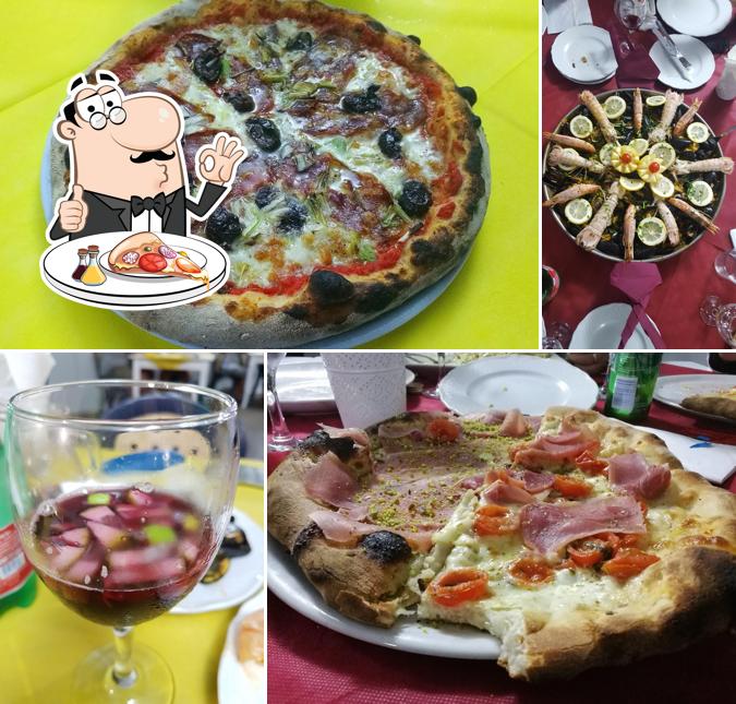 Scegli una pizza a Trattoria El Chiringuito