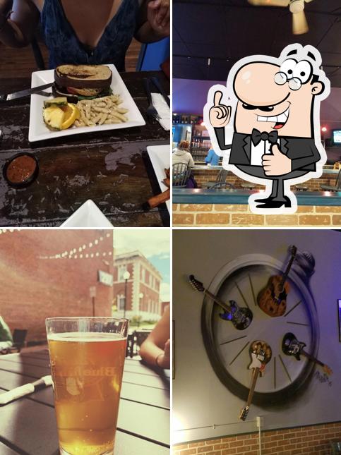 Julian's Bar & Grill in Meadville Restaurant menu and reviews