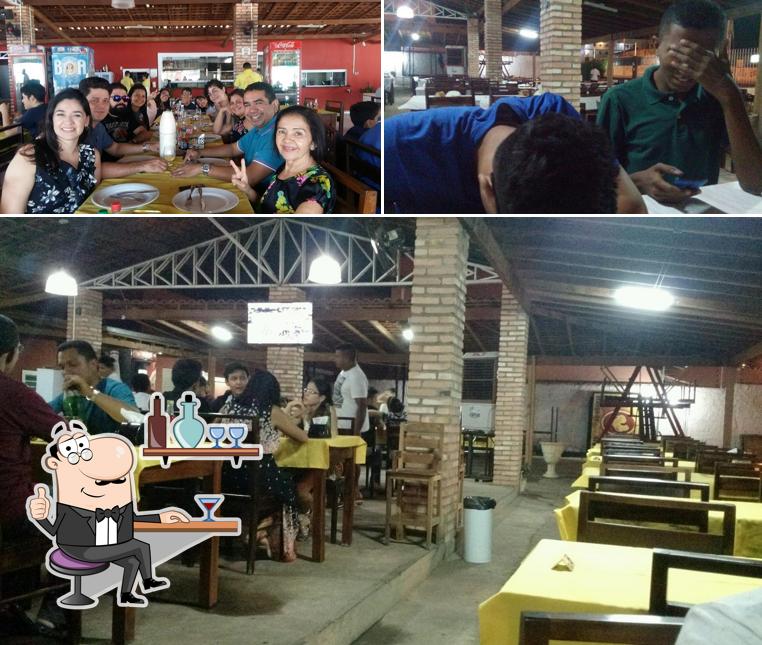 O interior do Frango De Ouro Grill Churrascaria e Pizza