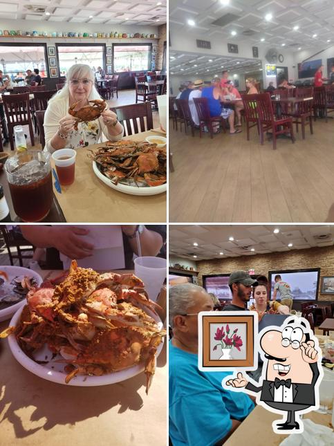 Mike's Crab House North in Pasadena Restaurant menu and reviews