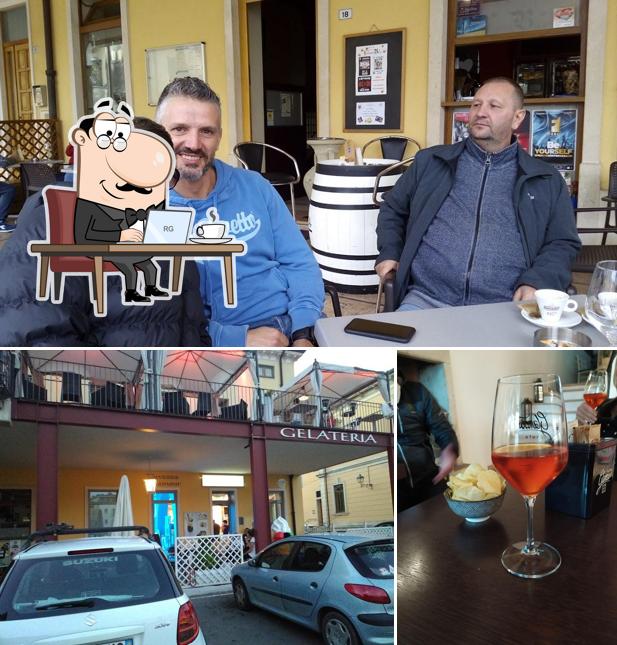 Dai un'occhiata agli interni di Glamour Cafe' Di Scarlatti Nadia