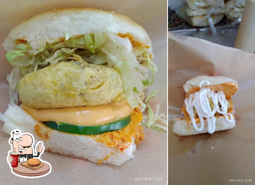 Try out a burger at Boleto vadapav