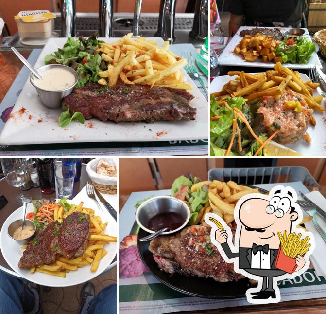 A Le Relais vous pouvez profiter des frites, des pommes frites