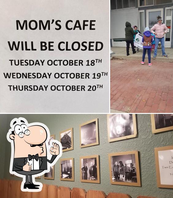 Look at this image of Mom's Cafe