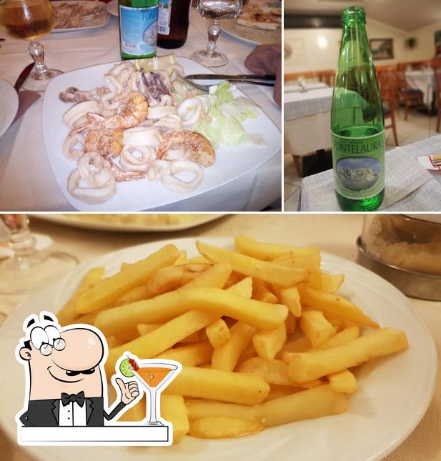 Guarda la immagine che presenta la bevanda e fregio di Ristorante pizzeria La Costiera