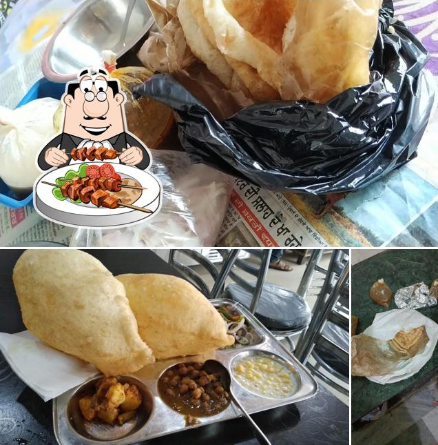 Food at Yadav Chole Bhature