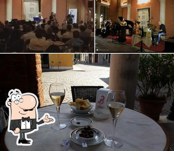 Siediti a un tavolo di Bar Ragno