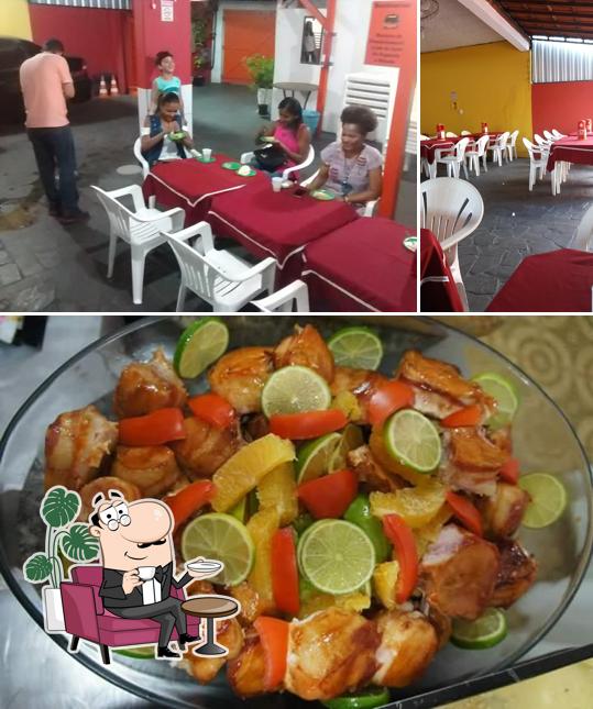 O Restaurante e ChurrascariaTempero Mineiro se destaca pelo interior e comida