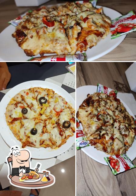 Order pizza at Shawarma Houz