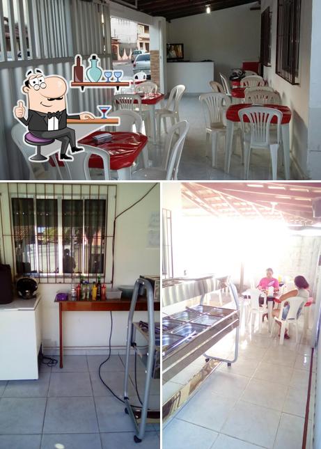 O interior do Ju Lanche E Restaurante