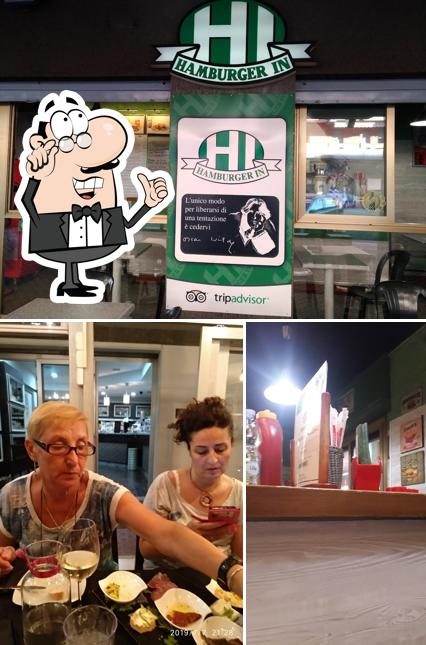 Dai un'occhiata agli interni di Hamburger In