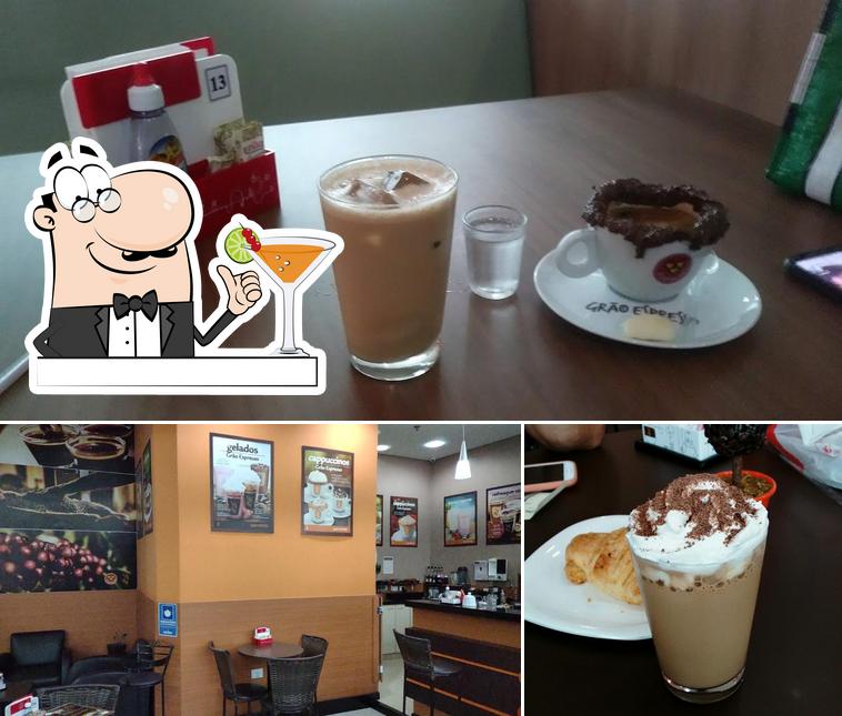 Esta é a imagem ilustrando bebida e interior no Grão Espresso Penápolis