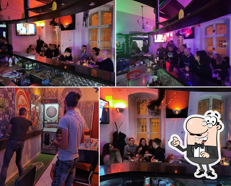 Dai un'occhiata agli interni di Caffe bar hookah