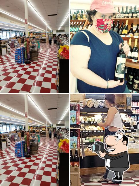 Cartwright's Market in Medford Restaurant reviews