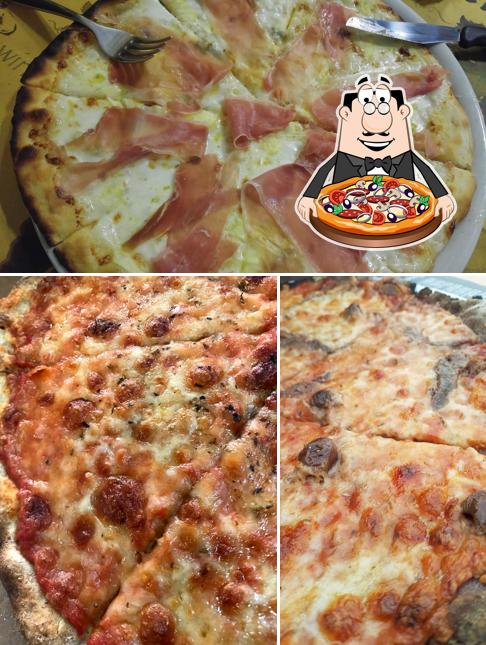 Choisissez des pizzas à Pizzeria Rio Loano