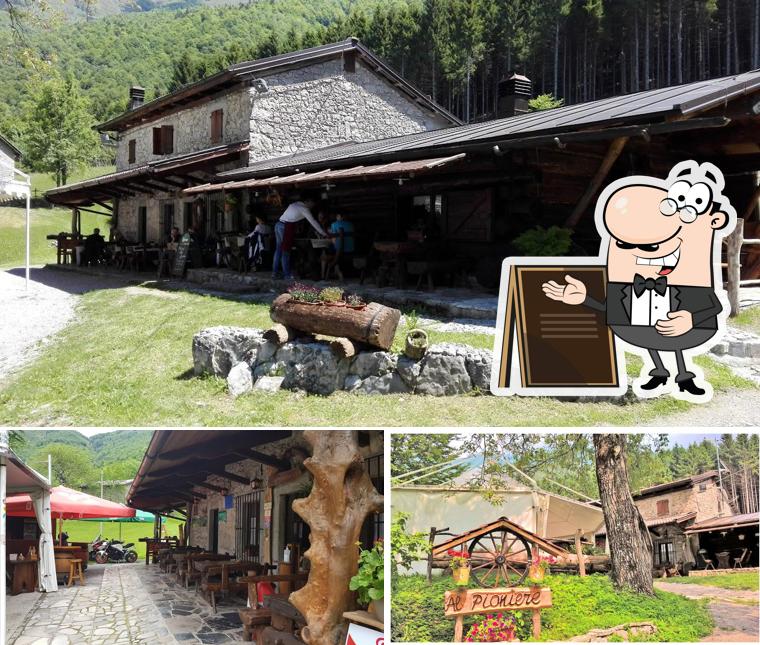 Puoi goderti l'aria fresca da seduto all'esterno di Al Pioniere