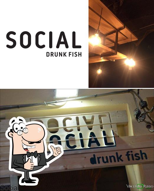 Ecco un'immagine di Social Drunk Fish