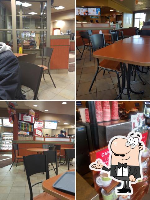 L'intérieur de Tim Hortons