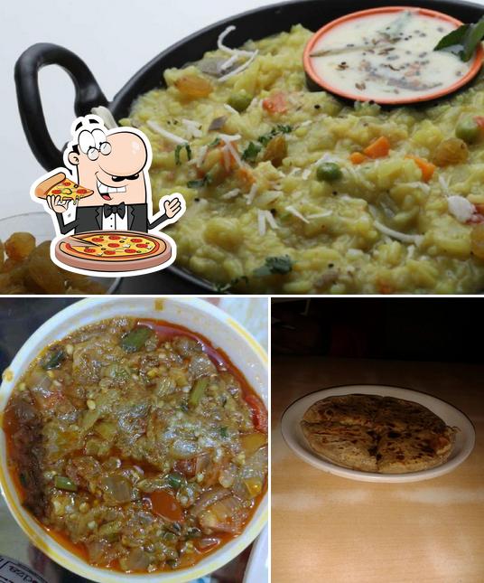 Try out pizza at Jalaram Khichdi