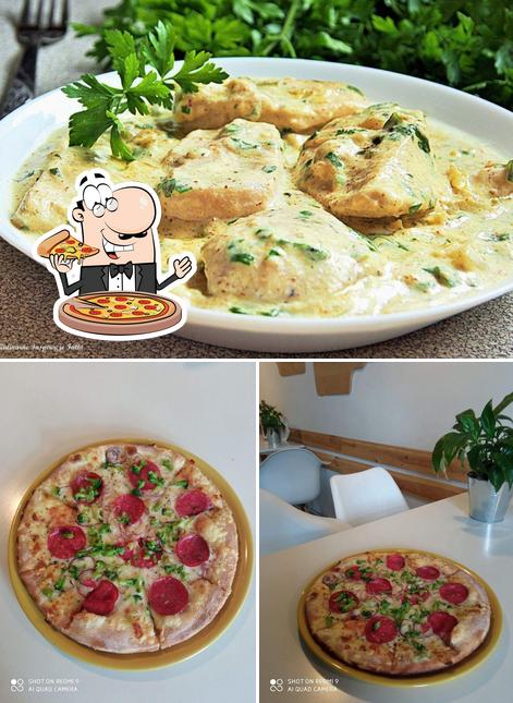 Pick pizza at Papryczka w Bogu_szowicach