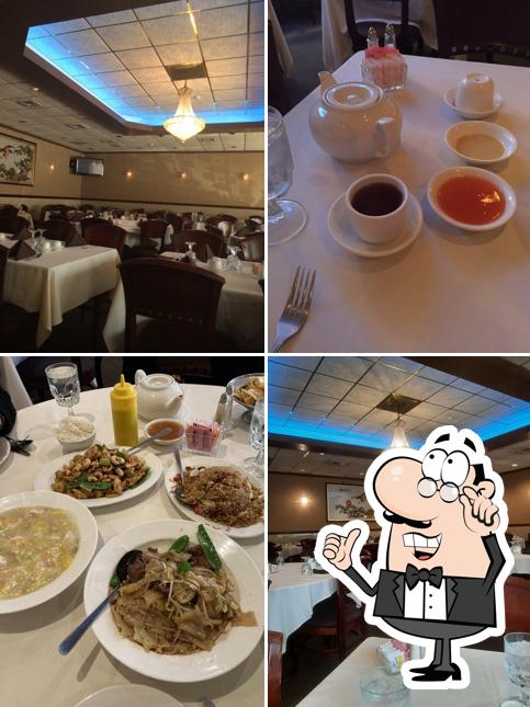 Lotus East II in Mount Sinai Restaurant menu and reviews