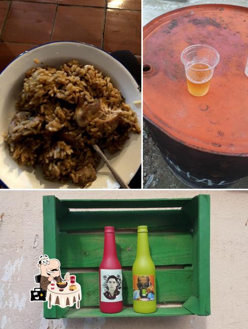 Entre diferentes coisas, comida e cerveja podem ser encontrados no Quintal da Jabú