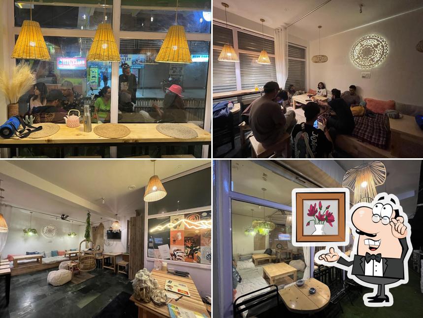 Café Roam Wild