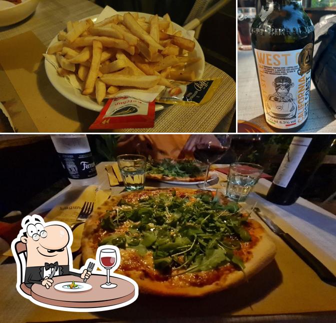 Tra le diverse cose da Pizzeria Laguna Blu - di Zampolini Paolo si possono trovare la cibo e bevanda
