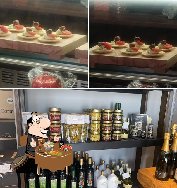 Tra le diverse cose da Enoteca Vinó si possono trovare la cibo e vino