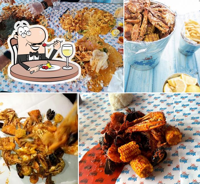 Get saucy with us!🤤 Visit us tonight and treat yourself with our signature  'Shrimp Pot Sauce'🍤 #Seafood #Shrimppot #Dubai #Abudha