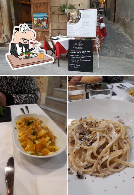La immagine della cibo e interni di Al Vicolo
