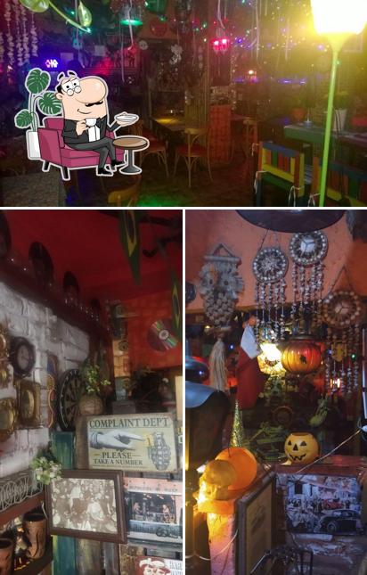 O interior do Don Guina Pub