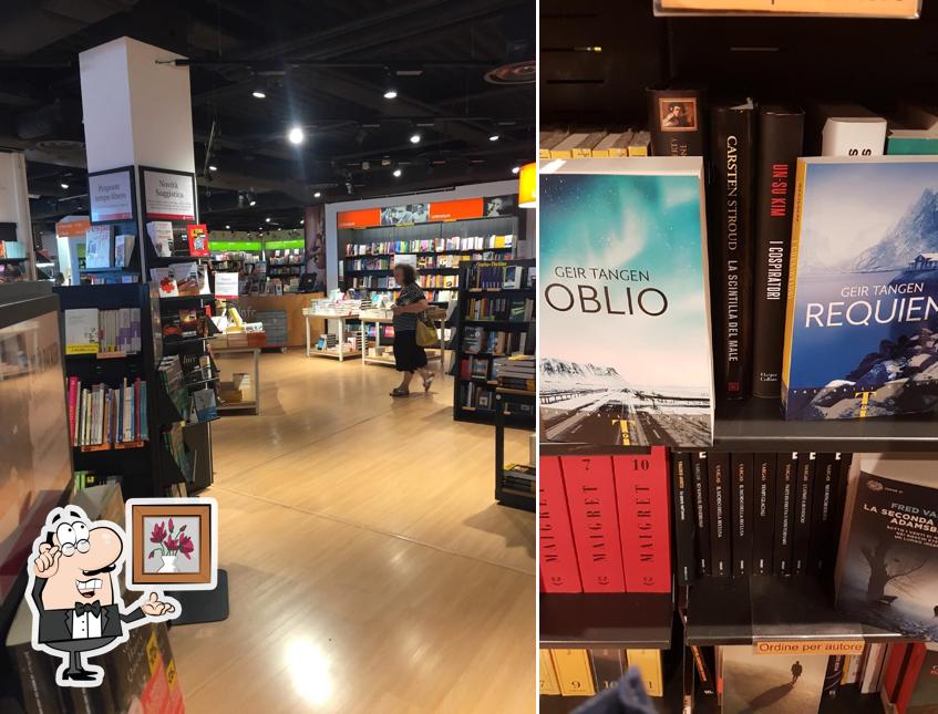 Gli interni di Feltrinelli Librerie