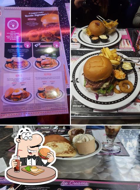 Order a burger at Memphis - Restaurant Diner - Bourgoin