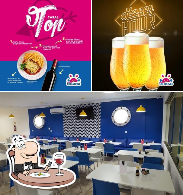 A ilustração do Restaurante Siri Cascudo Maringá’s comida e interior