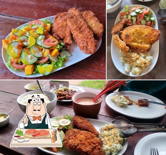 Peixe e fritas em Restaurante Castelo Das Delícias