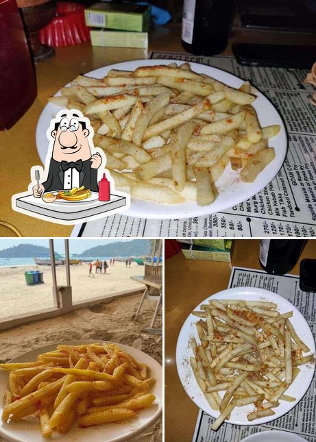 Try out French fries at Cuba Palolem