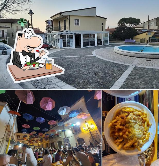 Guarda la foto che mostra la cibo e esterno di Bar Maffei