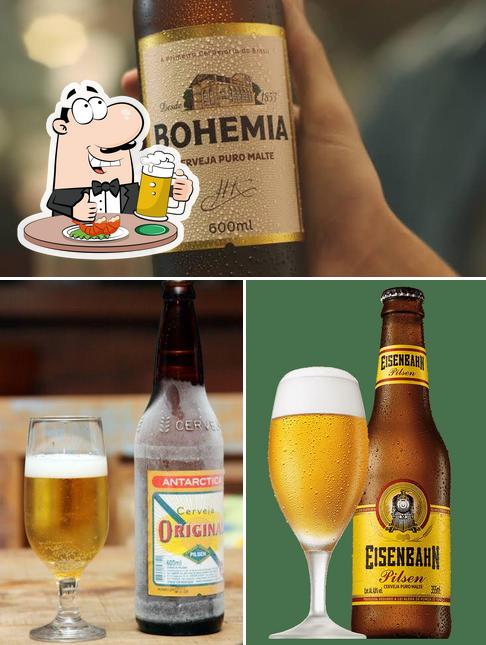 Peça uma tulipa de cerveja leve ou escura