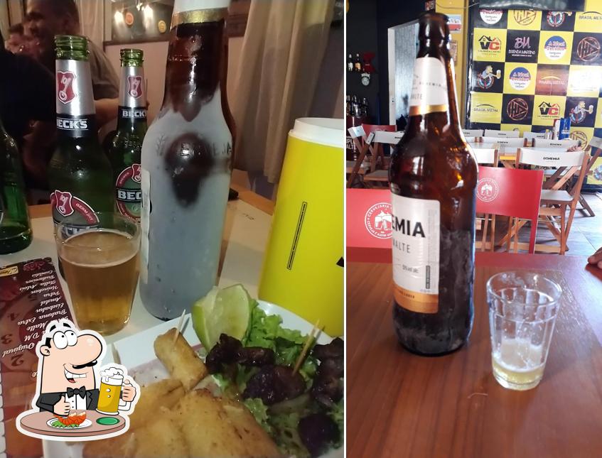 Altas Horas Bebidas 24hrs serve uma variedade de cervejas