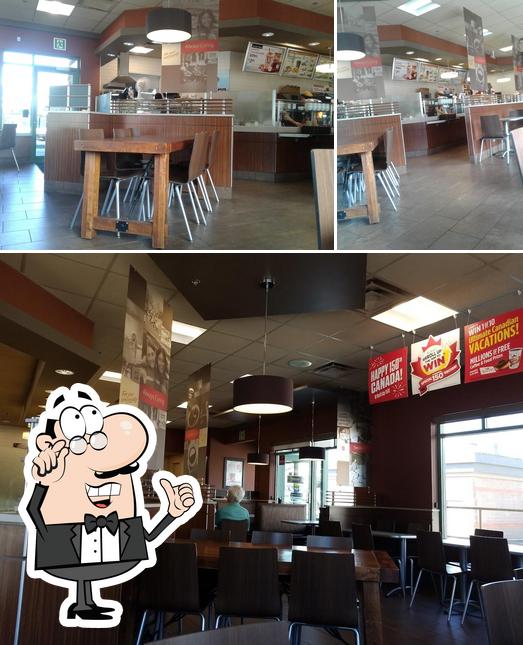 L'intérieur de Tim Hortons