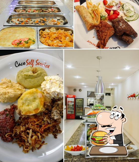 Os hambúrgueres do Caco Restaurante irão satisfazer diferentes gostos