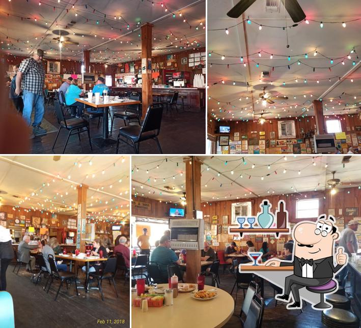 Molly's Diner in Warren Restaurant menu and reviews
