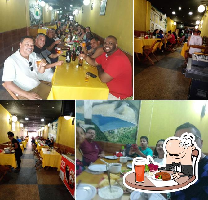 Look at the picture of Beco do Petisco