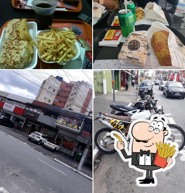 Peça cbatatas fritas francesas no Black Dog Tatuapé