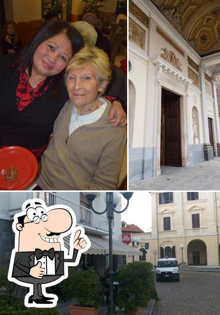 Взгляните на фотографию паба и бара "Caffè della piazza Santhià"