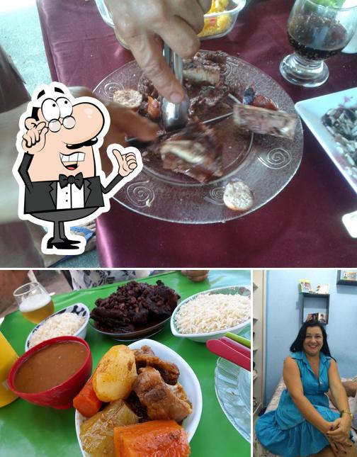 Entre diferentes coisas, interior e comida podem ser encontrados no Tempero Baiano