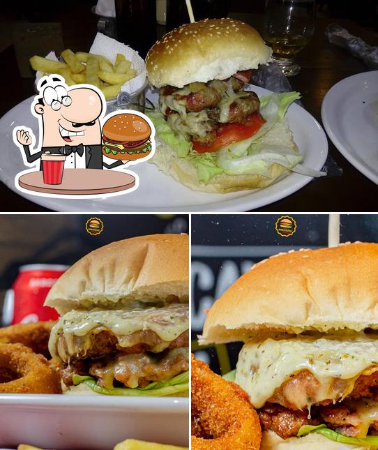 Peça um dos hambúrgueres servidos no Hamburgueria Artesanal a melhor de Feira de Santana
