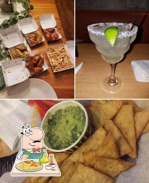 Buffalo Wild Wings, 3961 Fountain Square Pl in Waukegan Restaurant