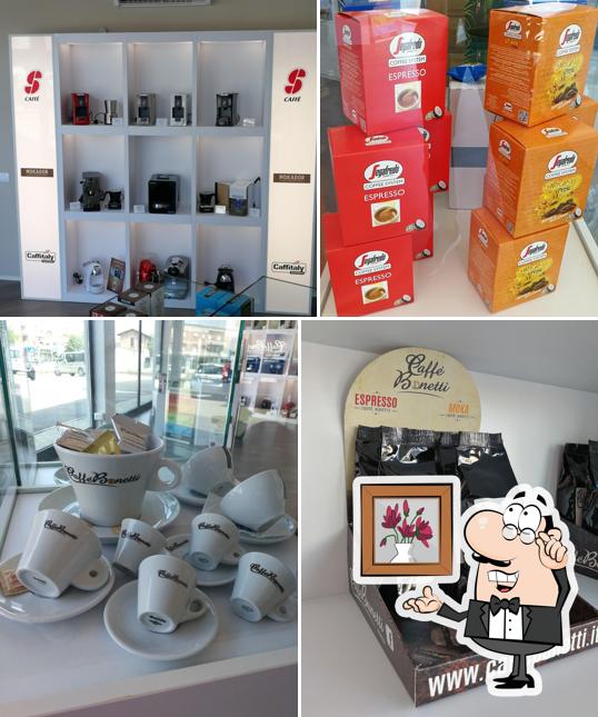 Gli interni di Caffebonetti Store - Vendita Di Capsule Da Caffè Essse Mokador Caffitaly System